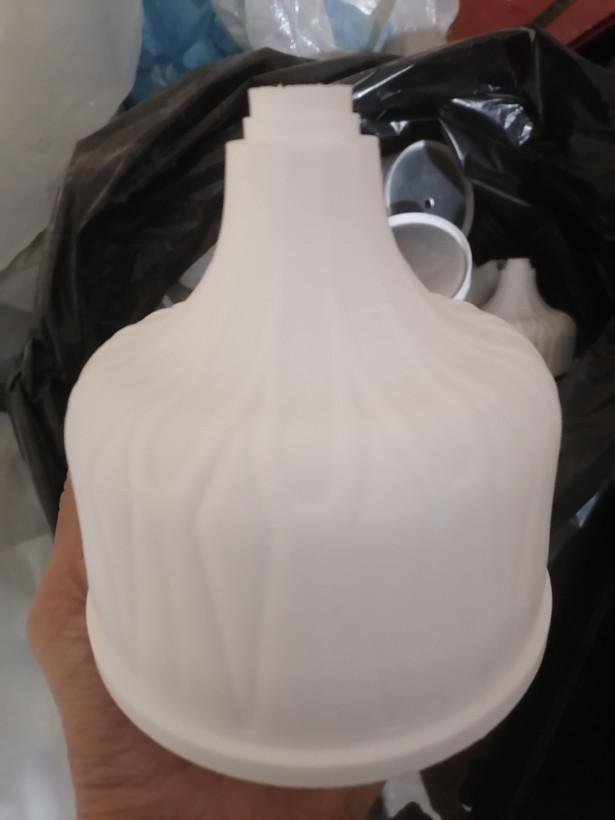 بدنه و هیت سینک لامپ کم مصرف 60 و 80 وات